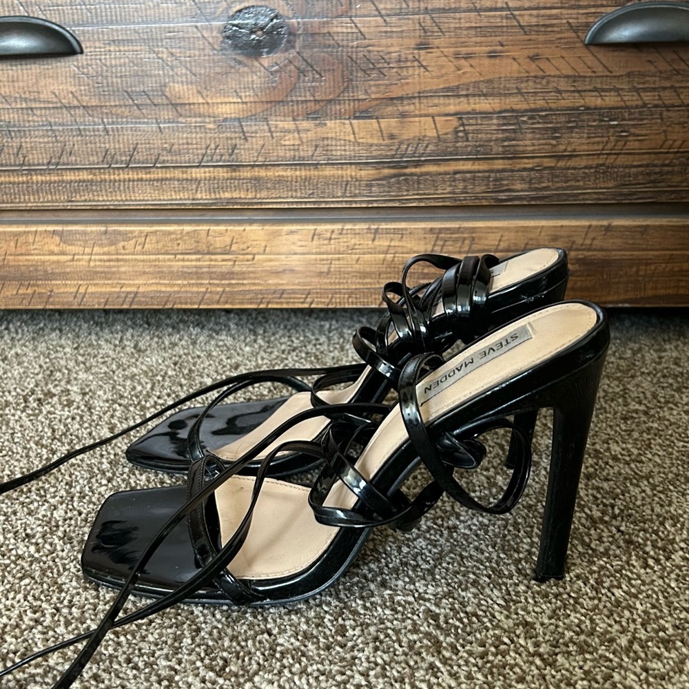 Lace up heel